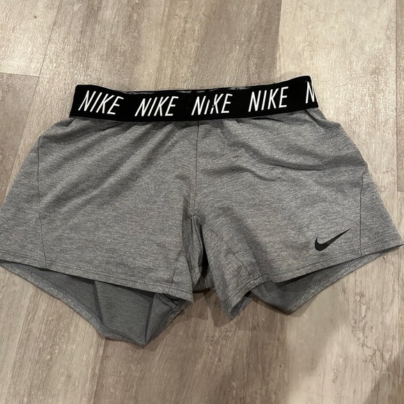Nike Pants - womens nike pros